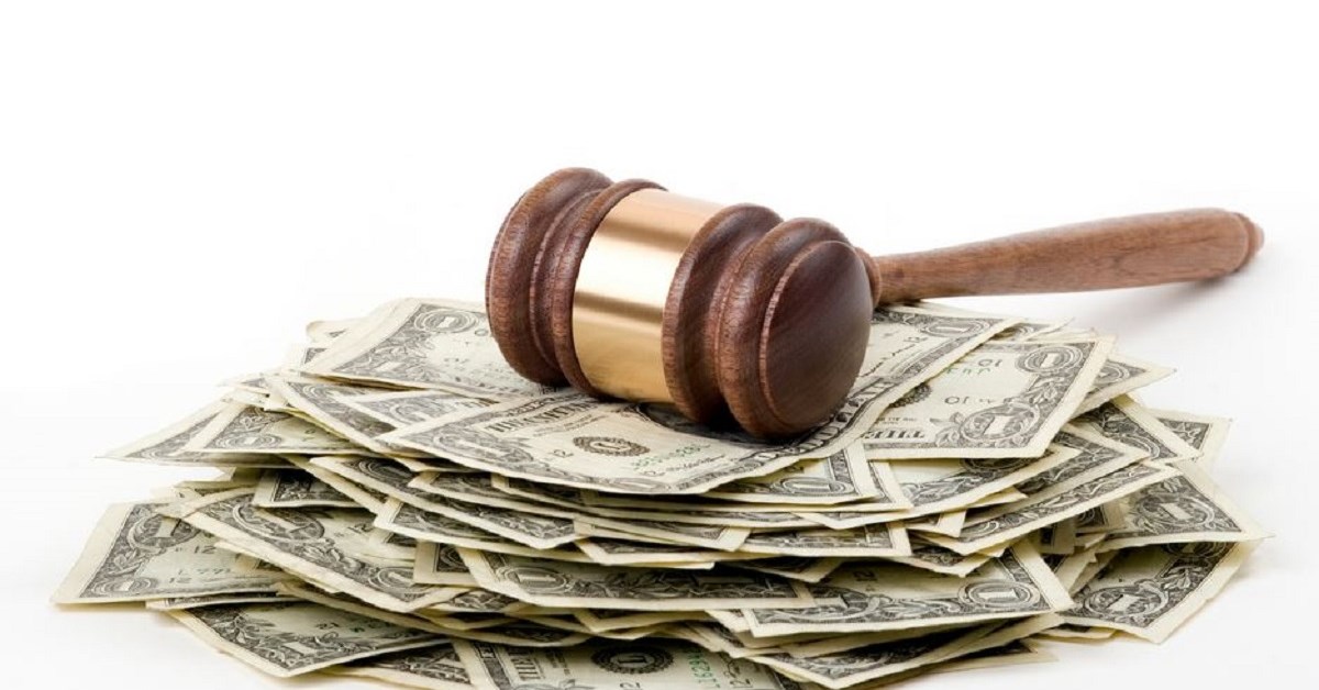 How Much Does a Lawyer Make?